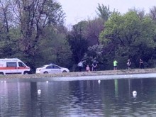 Очевидци видели как жената влиза във водата на Гребната, извадена е мъртва
