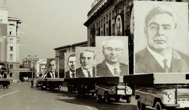 Предлагат на всяка държавна сграда да пише, че комунизмът е престъпен