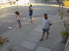 Полицията във Варна търси този бандит!