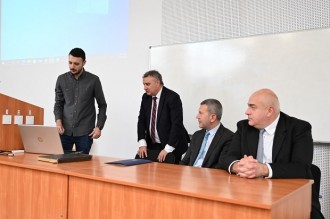 Министърът на електронното управление и ректорът на УНСС издадоха първото в България електронно уверение