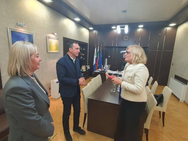Посланикът на Република Австрия Н. Пр. Андреа Икич-Бьом пожела по-тясно културно и търговско сътрудничество в Бургас