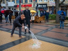 С церемония беше открита обновената пешеходна част от улица "Търговска" в Ямбол