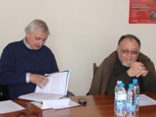 Бивш член на комисията за химна написа текста на одобреното произведение