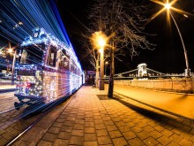 "Коледен трамвай" тръгна из Будапеща без празнични светлини
