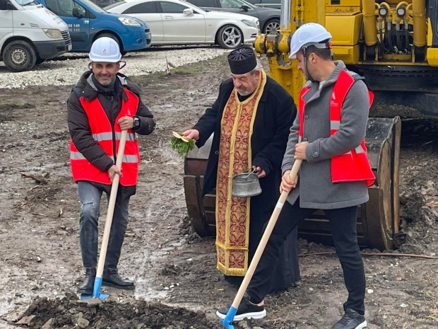 </TD
>В Пловдив официално започна нов голям строеж, предаде репортер на