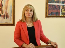 Омбудсманът Диана Ковачева предлага зрелостници с лоша оценка на матурата да имат втори шанс