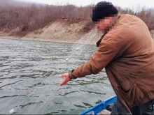 Извършена е проверка във водите на язовир Цонево