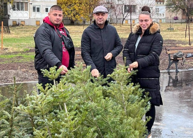 Засадиха още дръвчета в парк "Кан Крум" в "Тракия" в Пловдив