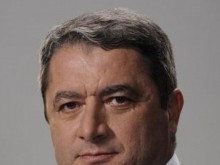 Емануил Йорданов: Желателен е балансът в работата на президента и правителството, който трябва да започне с промяна в Конституцията