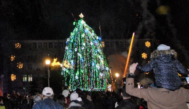 Светлините на градската коледна елха във Варна ще светнат навръх
