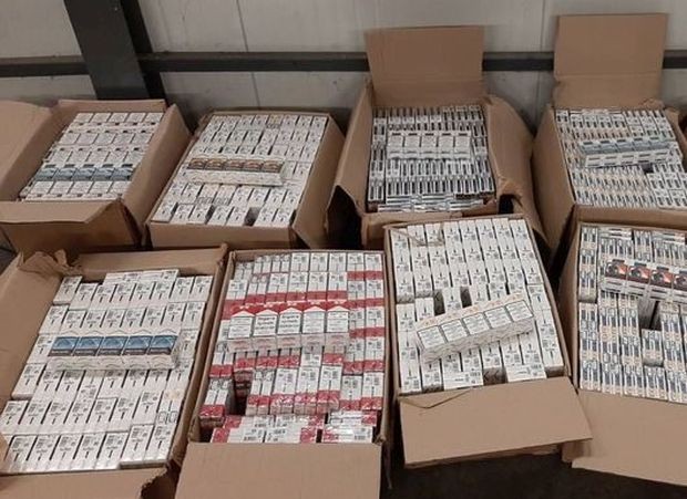 Откриха 3 000 кутии цигари без бандерол на Дунав мост при Видин
