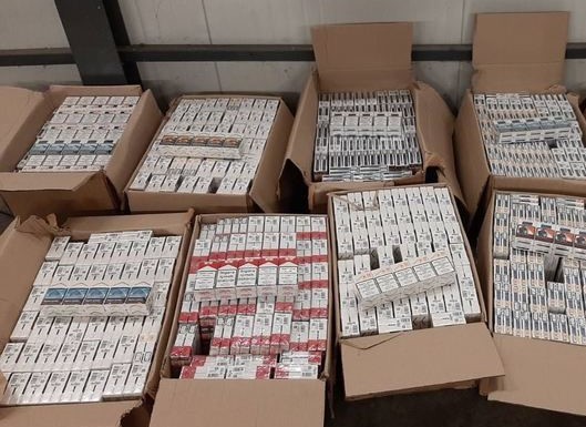Митническите служители откриха 3 000 кутии цигари без бандерол на