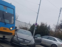 Пореден удар между трамвай и лек автомобил в София