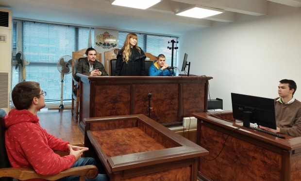 Нови три образователни срещи на правна тематика проведоха през седмицата магистратите от Районен съд – Варна