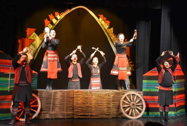 Спектакълът "Фолклорна магия от Пирин" впечатли публиката на Международния куклен фестивал в Испания