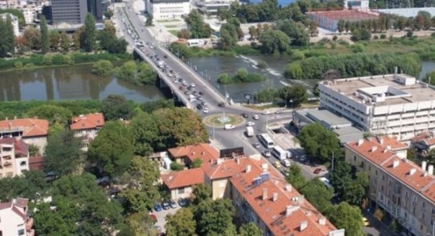 Кметът на Пловдив предлага окончателно спиране на пробива при Водната палата
