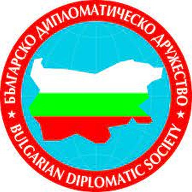 Българско дипломатическо дружество: Повишаване на заплащането на служителите в МВнР е важно, но не единствено условие