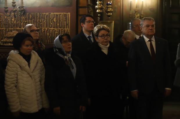 Протестиращи пред Руската църква към Митрофанова: Убийци! Тук не е Москва