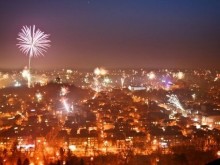 Вижте кои групи ще ни пеят на площада в новогодишната нощ