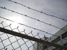 Потвърдиха ареста на обвиняем за притежание на хероин в Добрич
