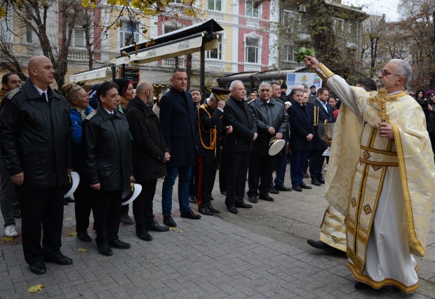 С тържествена света литургия в храм Св Николай Чудотворец започна