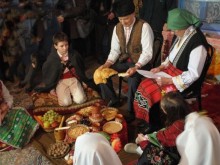 Коледа се пада в неделя – какво ни чака според народните поверия?