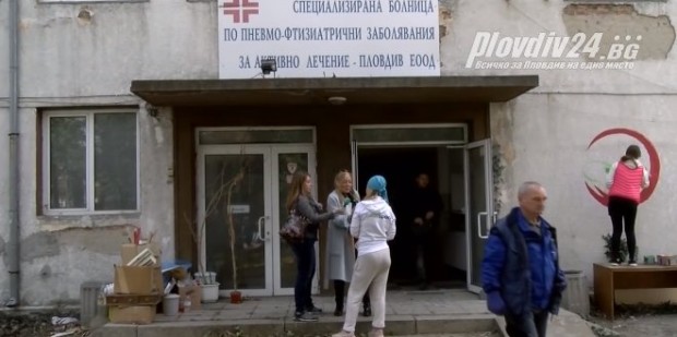 </TD
>Украинката, която е е получила първа помощ от сънародници с