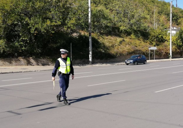 Жена бе блъсната на пешеходна пътека