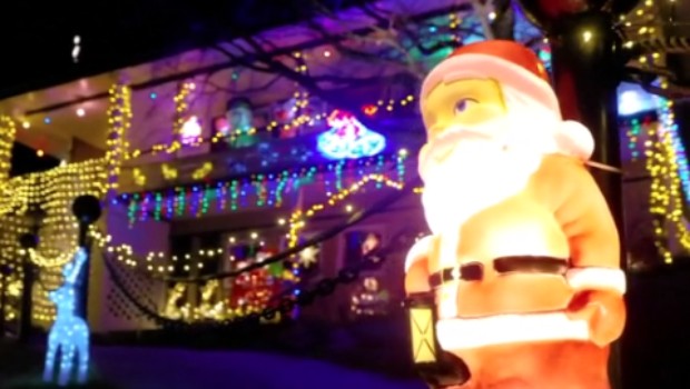 93 годишен мъж освети цялата си къща за Коледа в Норвегия