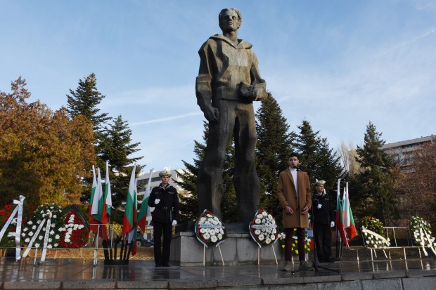 Висшето военноморско училище "Н. Й. Вапцаров" отбеляза 113-годишнината от рождението на своя патрон