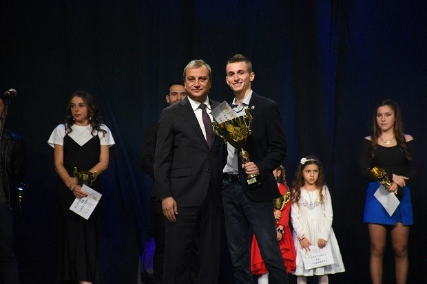 Кирил Илиев е спортист №1 на Благоевград за 2022 г., кметът Илко Стоянов връчи отличието на официална церемония в зала "Скаптопара"