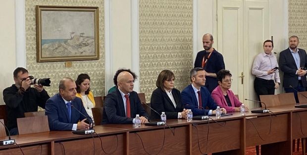 Корнелия Нинова: Няма да подкрепим правителство на ГЕРБ