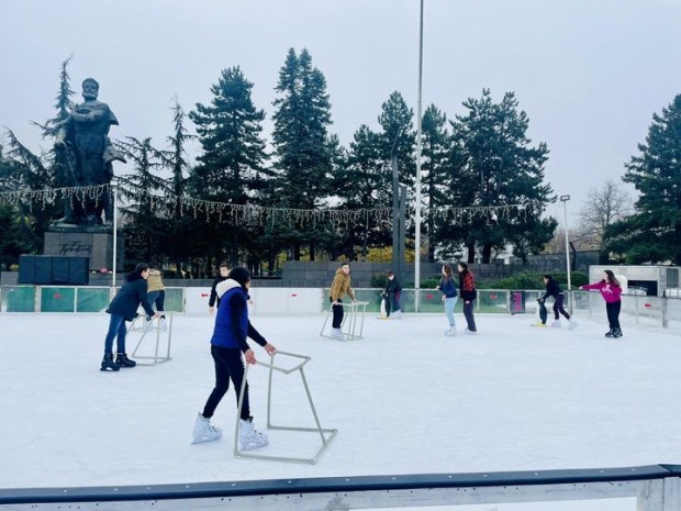 Ледената пързалка ще бъде безплатна за учениците в часовете по физическо