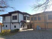 Вдъхват нов живот на една от емблематичните къщи в Старинен Пловдив