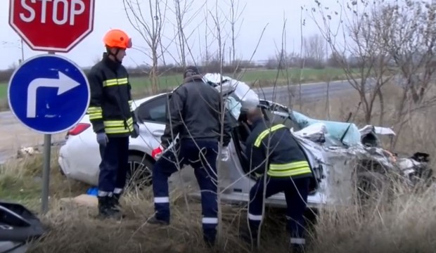 Ексклузивни кадри от трагедията край Пловдив, БМВ-то неузнаваемо