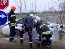 Неузнаваем е автомобилът, катастрофирал на пътя Пловдив-Карлово