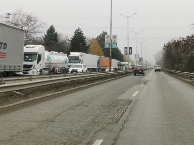 </TD
>Ситуацията с трафика на камиони в района на Граничния контролно-пропускателен
