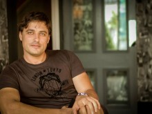 Владо Карамазов се отказва от актьорската професия?