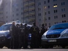 Полиция блокира центъра на Дрезден заради въоръжен мъж