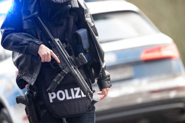 Стрелецът от Дрезден е починал от огнестрелна рана