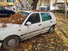 Сигнал: Автомобили в центъра на Пловдив гният с години
