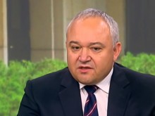 Министър Демерджиев: Не съм получвал покана от Габровски