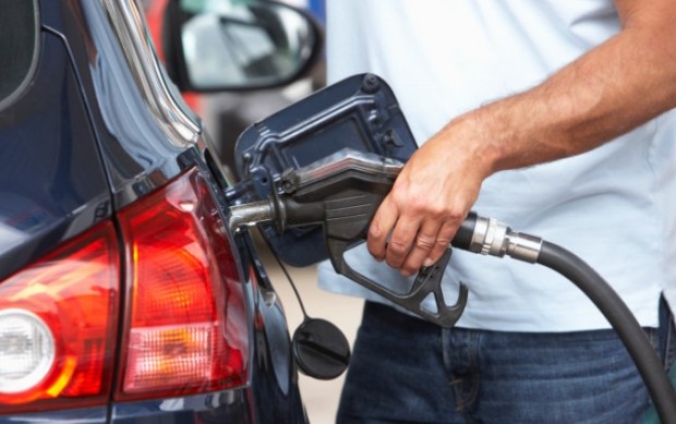 Цената на бензина е паднала надолу с около 20 стотинки