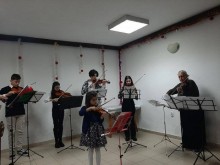Коледният концерт на цигулков ансамбъл "Виолина" събра почитателите на класическата музика в Смолян