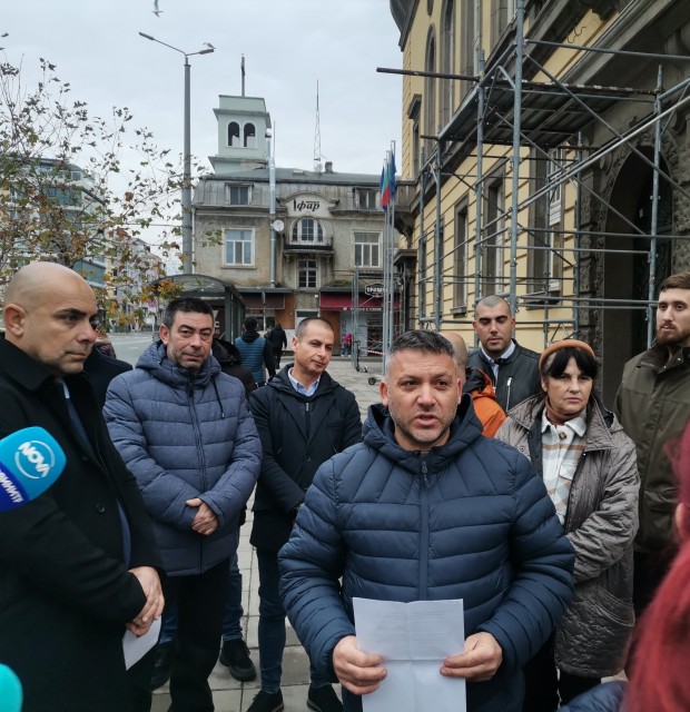 TD Жители на Приморско и Созопол излязоха днес на протест пред