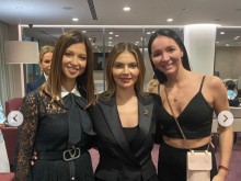 Кабаева се появи на събитие с брошка на буквата Z