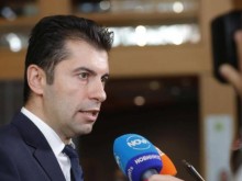 Кирил Петков: Проектоправителството е по същество кабинет "Борисов-Радев-Пеевски"