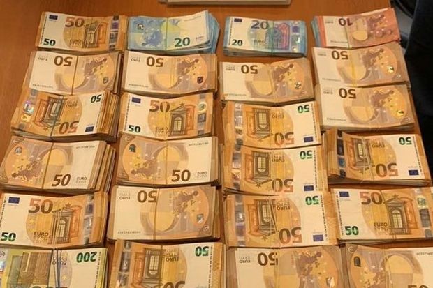 Митничари откриха 71 000 eвро, скрити под седалка, на "Дунав мост 2"