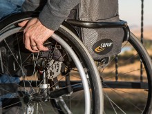 Пенсионери и хора с увреждания могат да кандидатстват в Община Сливен за здравна и лична помощ