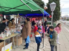 Кметът на Ново село откри Коледен базар
